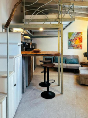 Casaluna, centre village, joli petit studio